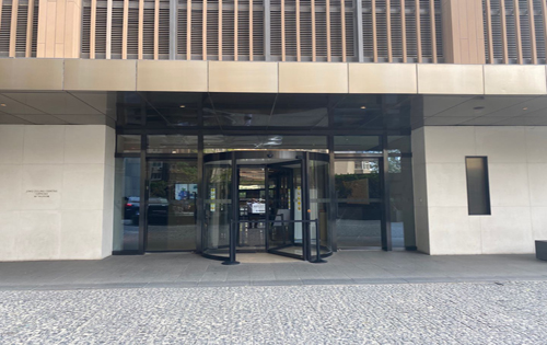 京广中心商务楼实拍图2